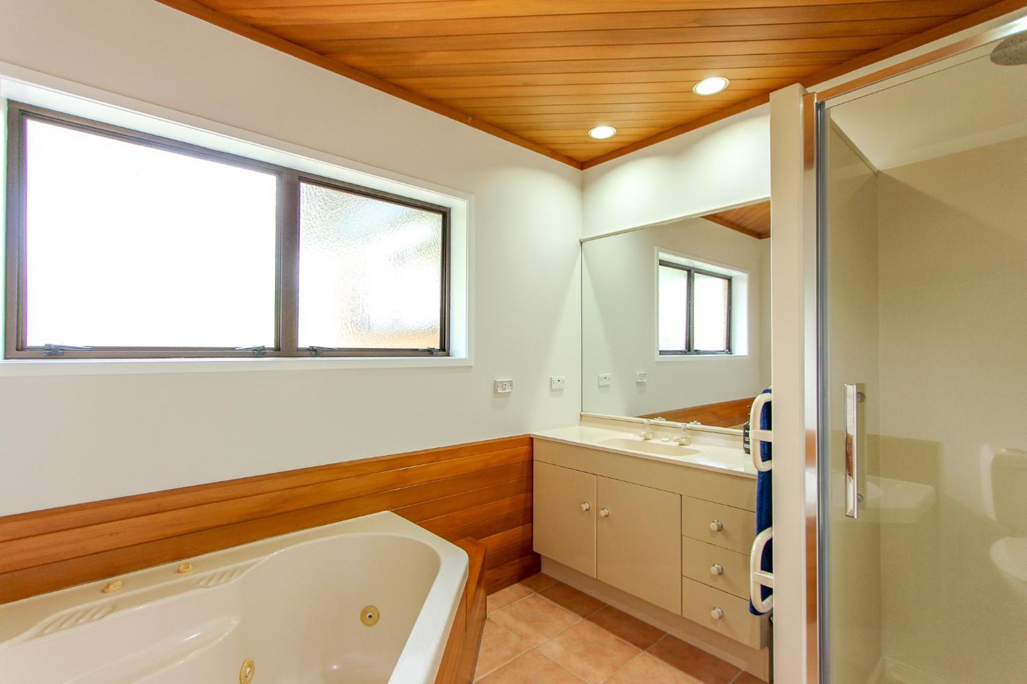 Spacious Retreat With Mountain View Роторуа Екстер'єр фото